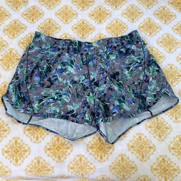 Lululemon Track That Mid-Rise Short 5" - Picture 4 of 9